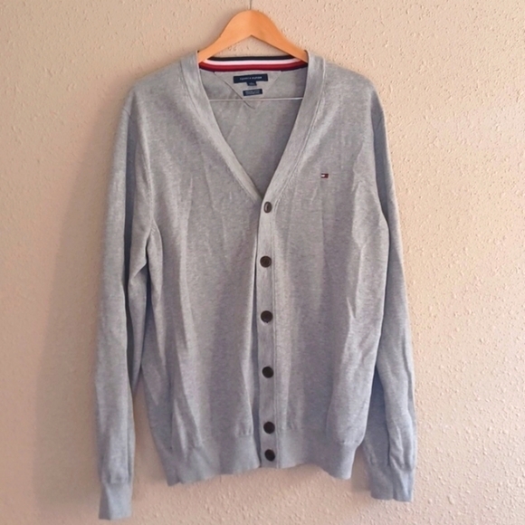 TOMMY Hilfiger Sweater. - Picture 1 of 4